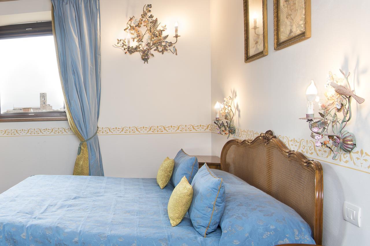 Palazzo Pacini Hotel Colle Val D'Elsa Luaran gambar